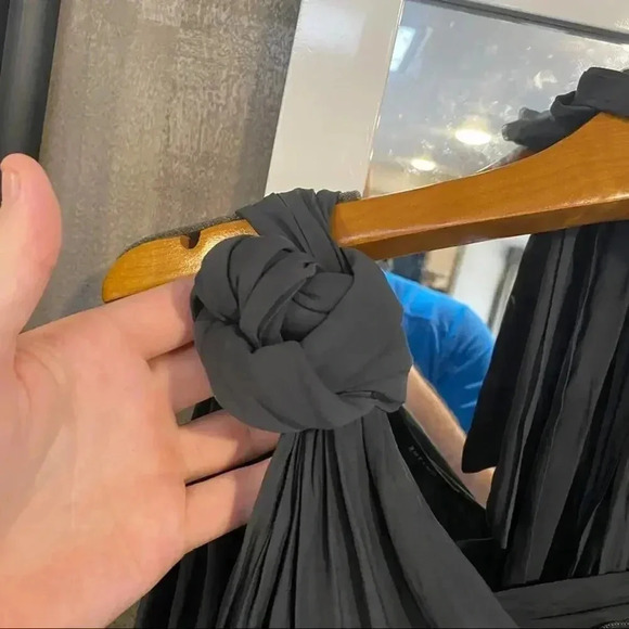 1044 Smythe Shoulder Knot Sleeveless Dress - Picture 5 of 5